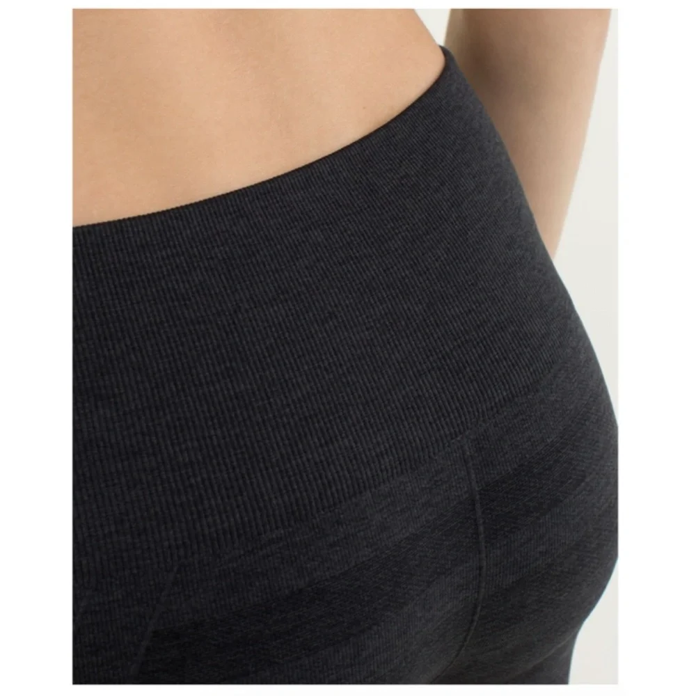 LULULEMON In The Flow Crop Stripe Black Size 8